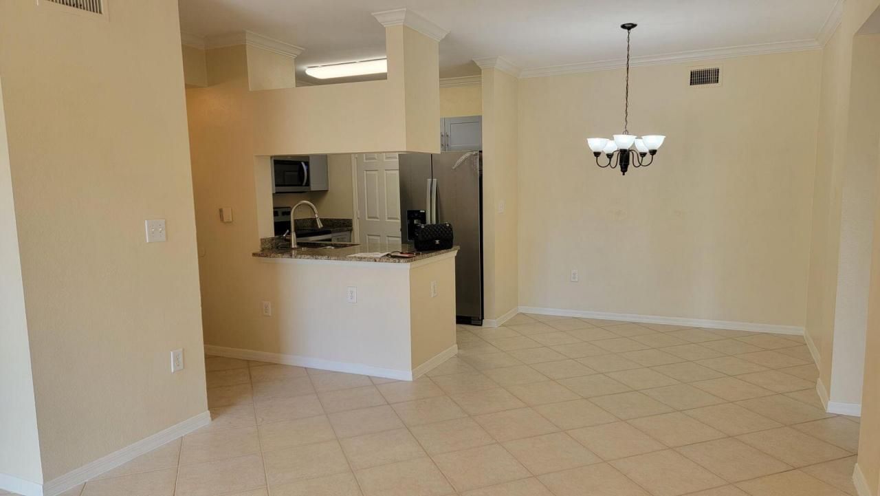 6533 Emerald Dunes Drive, Unit 304, West Palm Beach, FL 33411 Photo