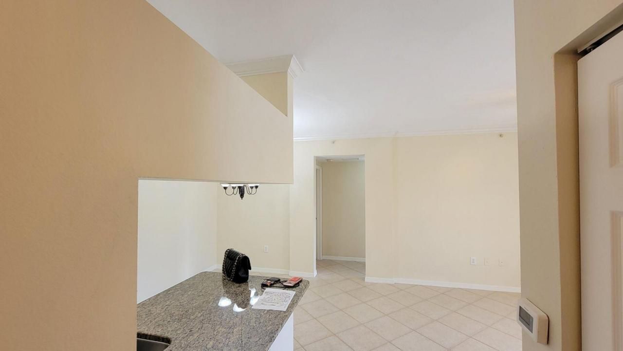 6533 Emerald Dunes Drive, Unit 304, West Palm Beach, FL 33411 Photo