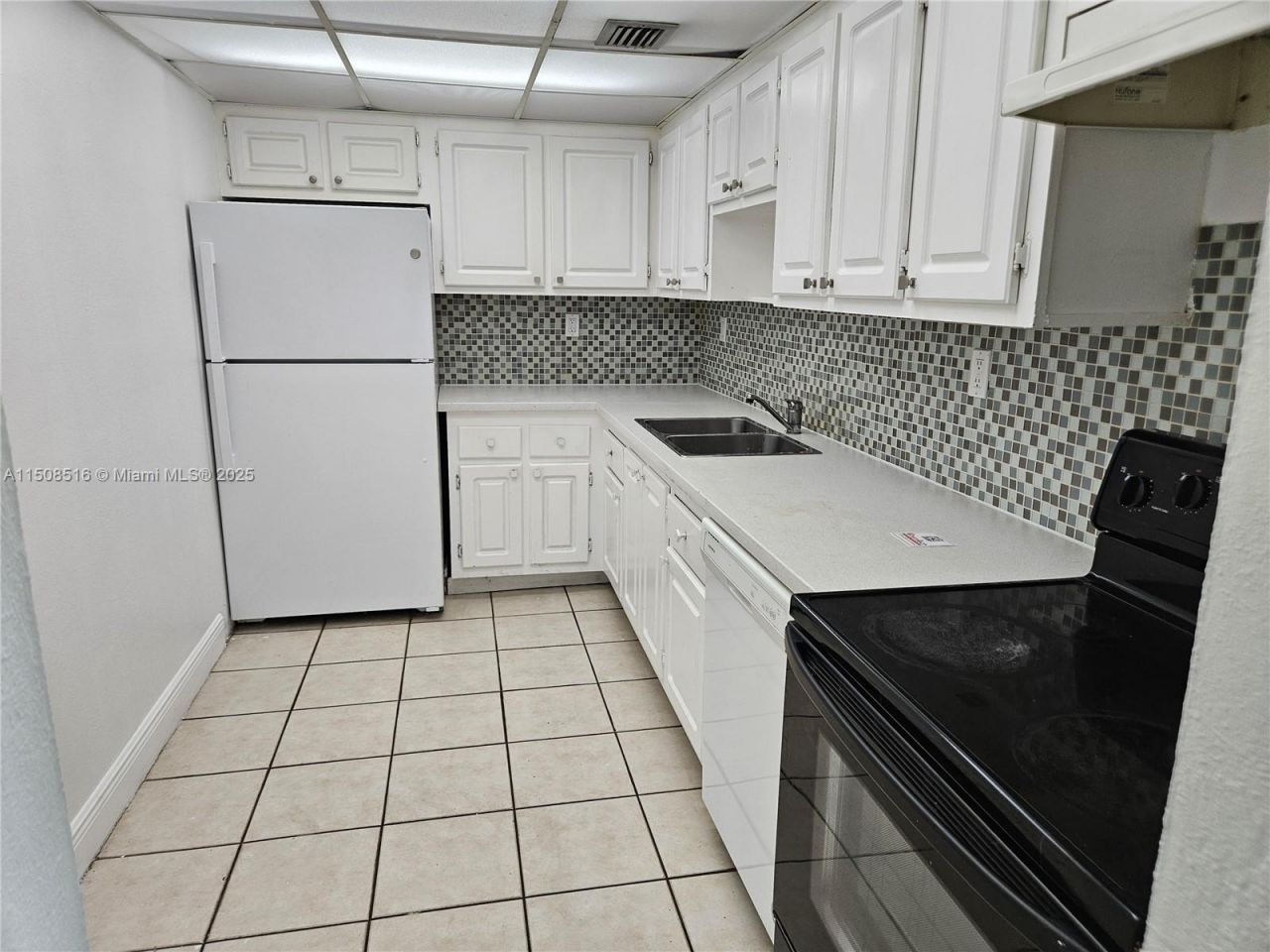 1805 Sans Souci Blvd, Unit 302, North Miami, FL 33181 Photo