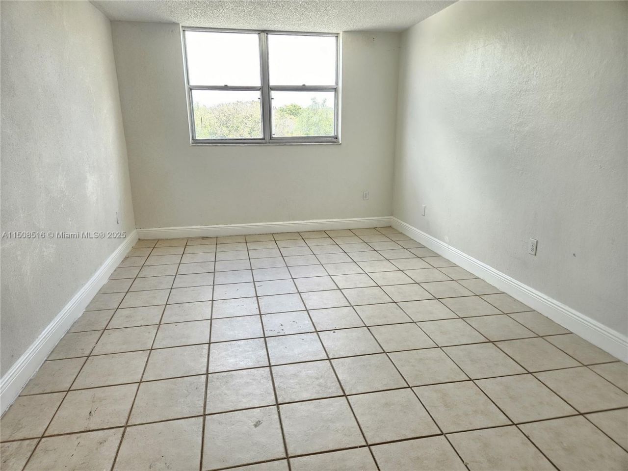 1805 Sans Souci Blvd, Unit 302, North Miami, FL 33181 Photo