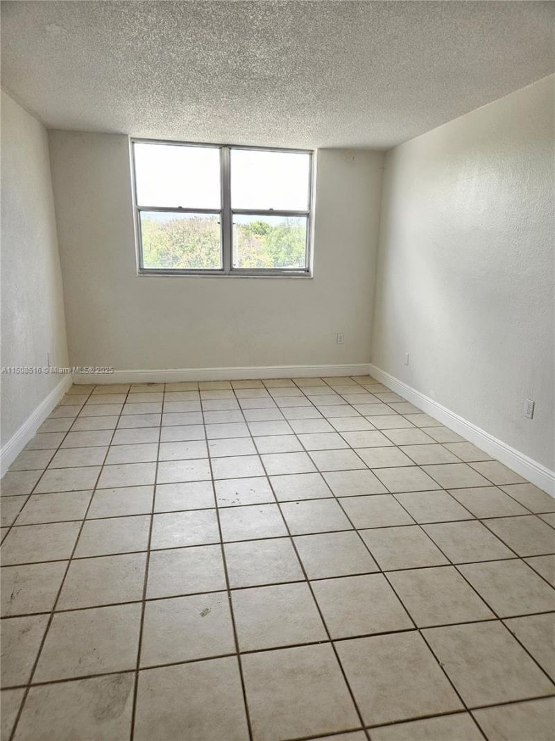 1805 Sans Souci Blvd, Unit 302, North Miami, FL 33181 Photo