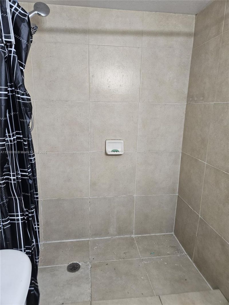 1805 Sans Souci Blvd, Unit 302, North Miami, FL 33181 Photo