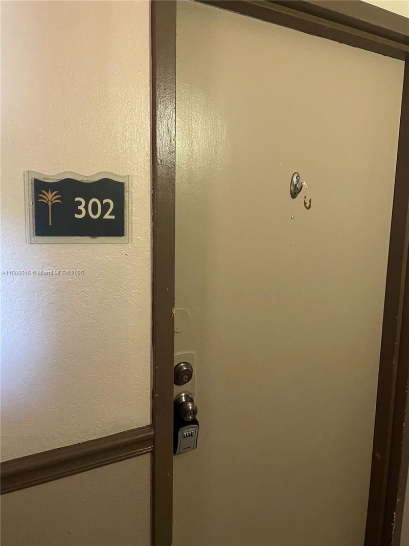 1805 Sans Souci Blvd, Unit 302, North Miami, FL 33181 Photo