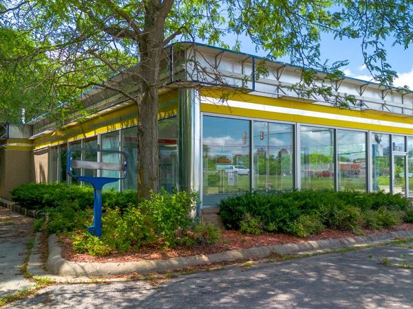 1301 N Galena Avenue, Dixon, IL 61021