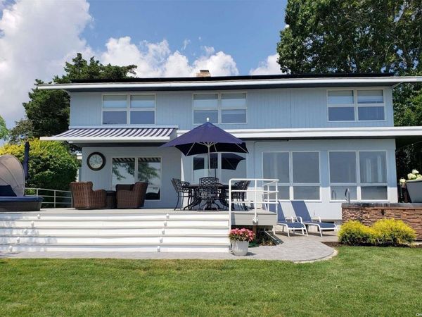 11 Beach Road, Jamesport, NY 11947