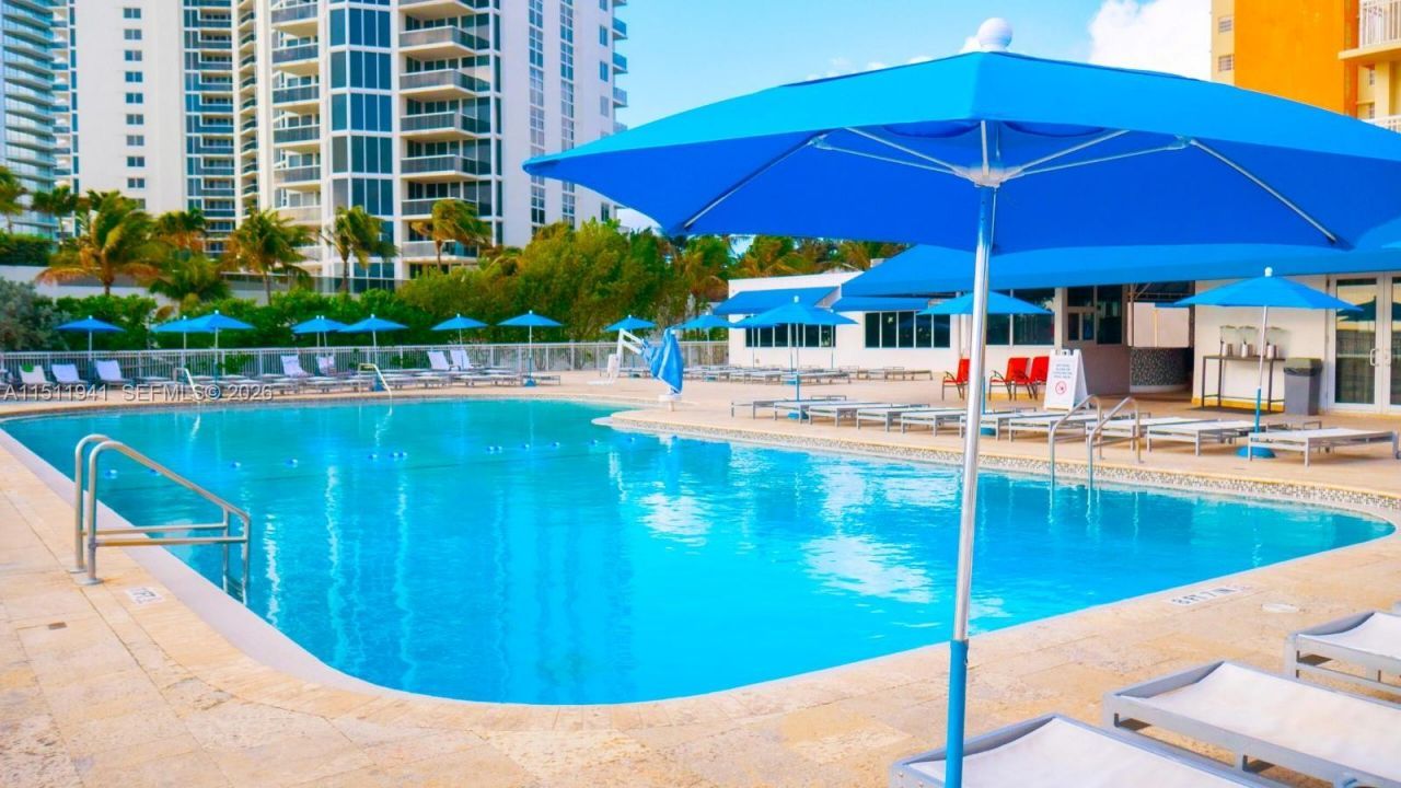 19201 Collins Ave, Unit 744, Sunny Isles Beach, FL 33160 Photo