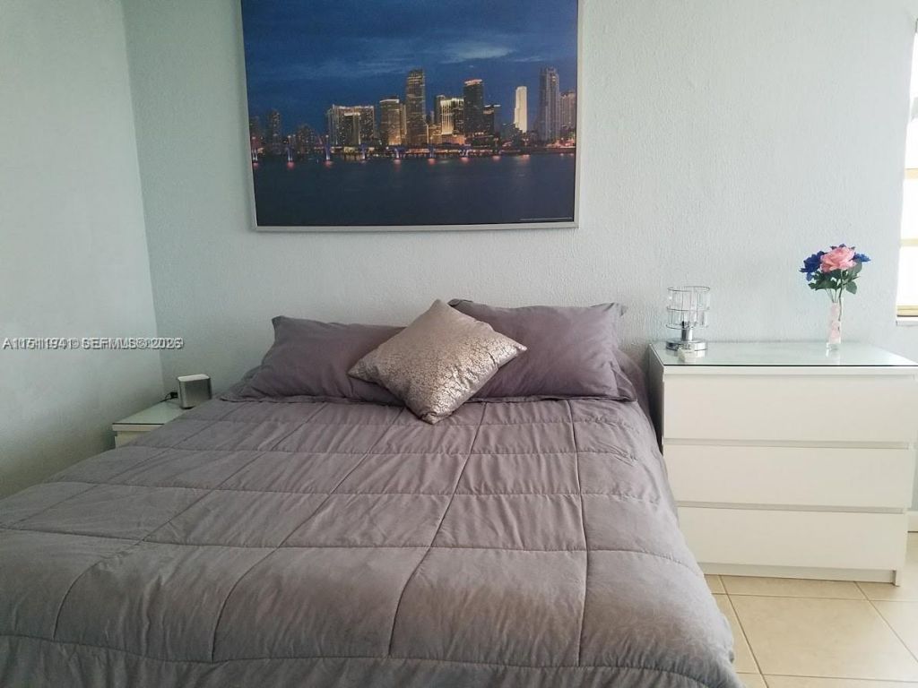 19201 Collins Ave, Unit 744, Sunny Isles Beach, FL 33160 Photo
