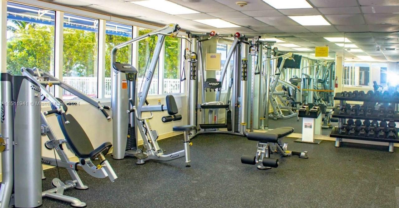 19201 Collins Ave, Unit 744, Sunny Isles Beach, FL 33160 Photo