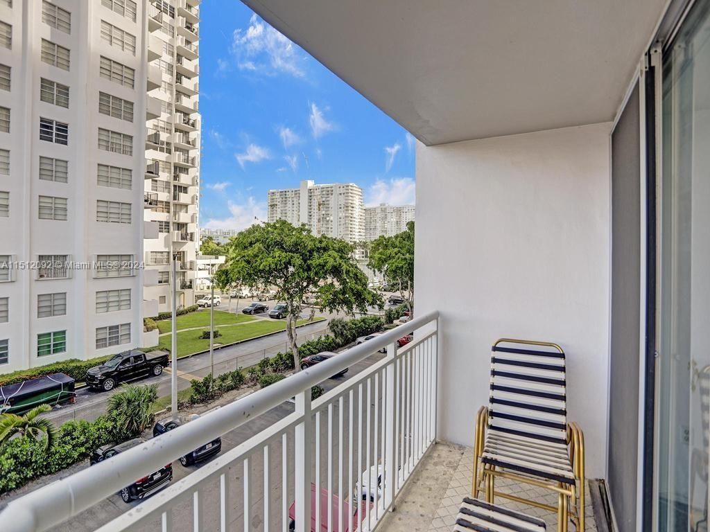 18051 Biscayne Blvd, Unit 304, Aventura, FL 33160 Photo