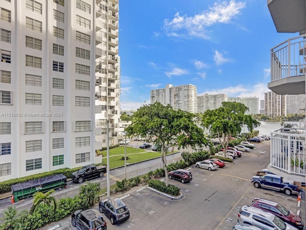 18051 Biscayne Blvd, Unit 304, Aventura, FL 33160 Photo