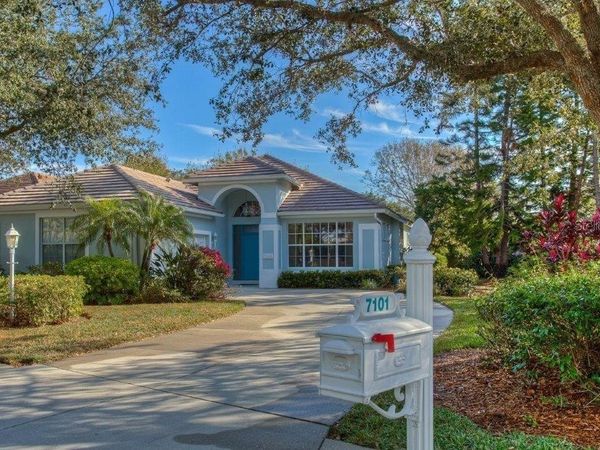 7101 VICTORIA CIRCLE, UNIVERSITY PARK, FL 34201