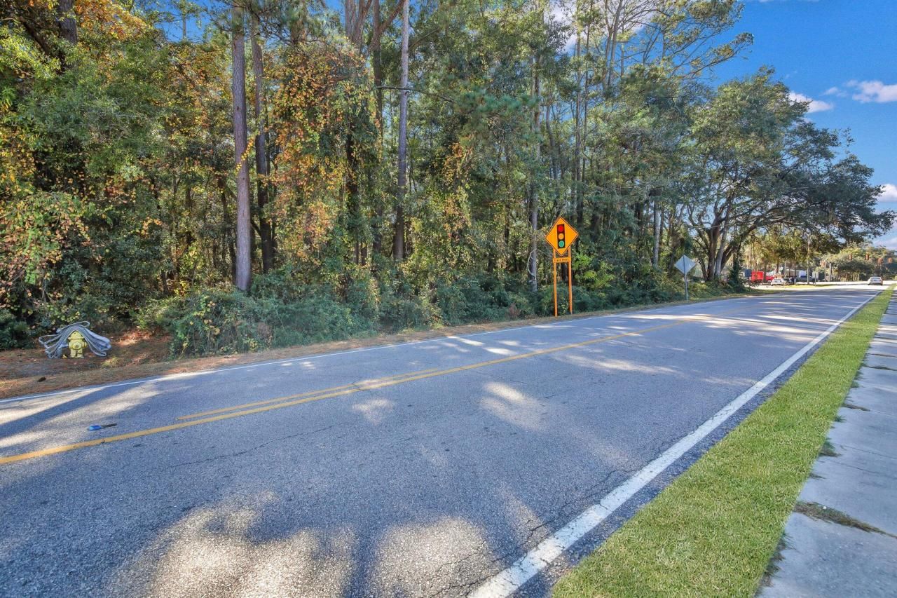 8 Bruce K Smalls Drive Photo 4