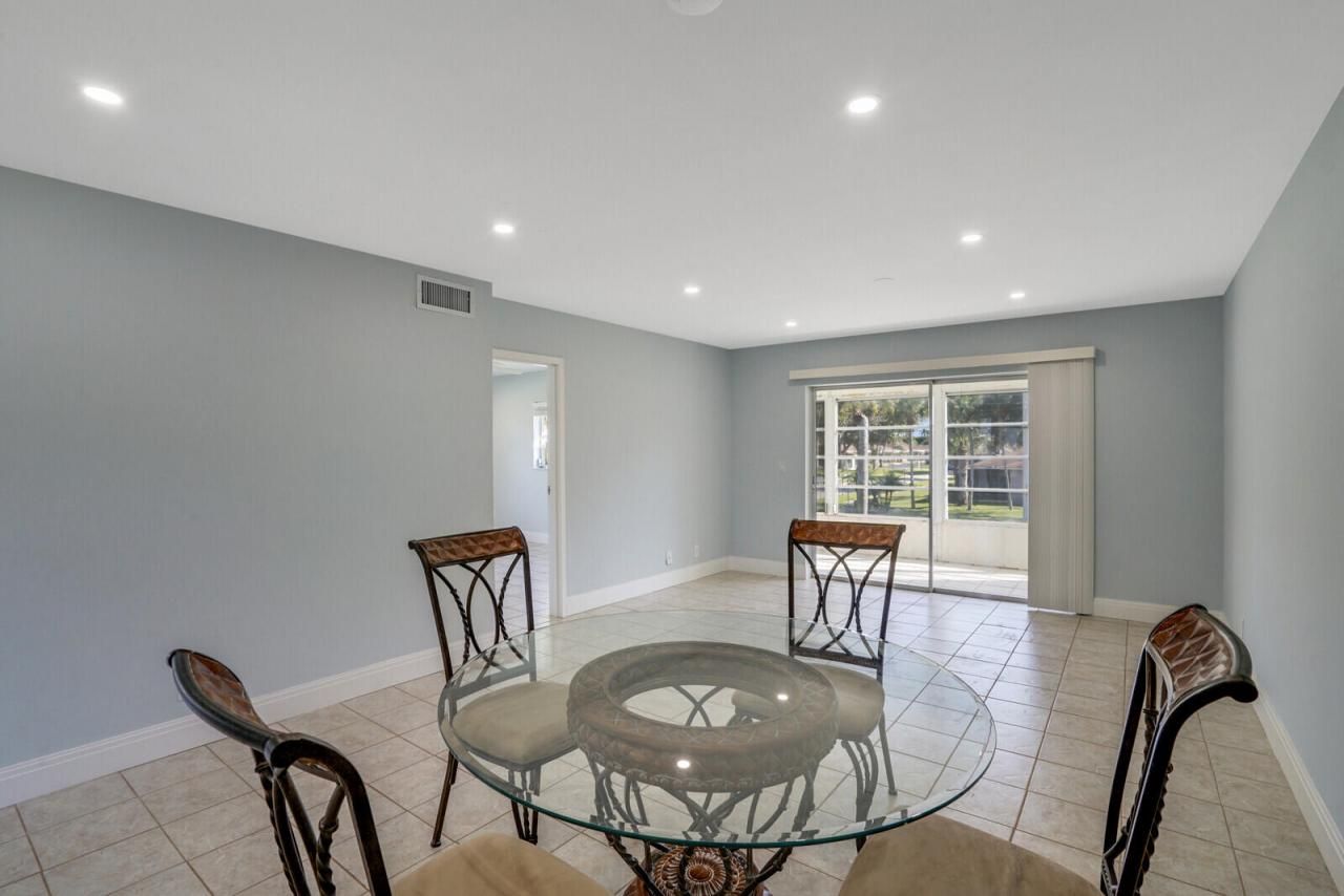 6 Abbey Lane, Unit 201, Delray Beach, FL 33446 Photo