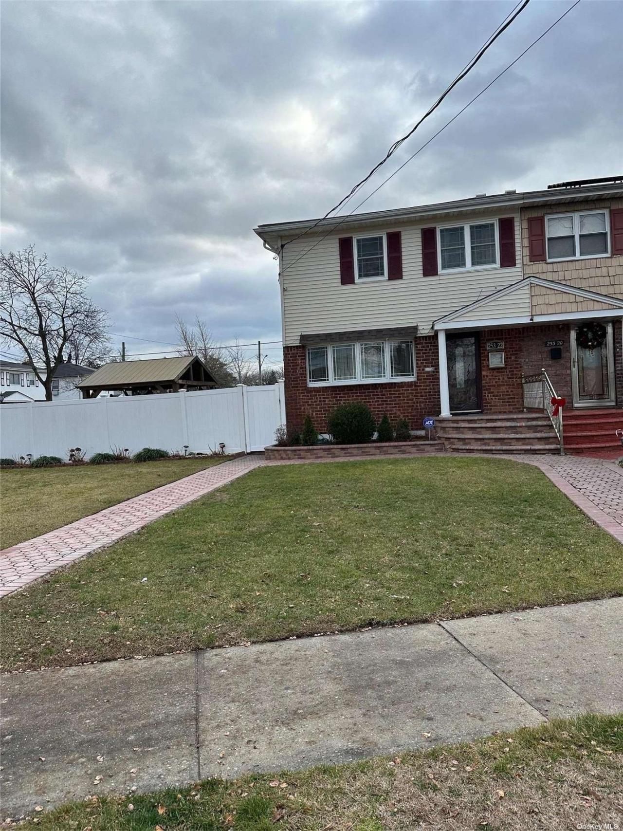 253-22 147 Avenue, Rosedale, NY 11422 Main Photo