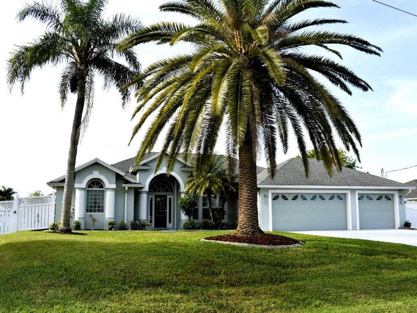 830 SW College Park Road, Port Saint Lucie, FL 34953