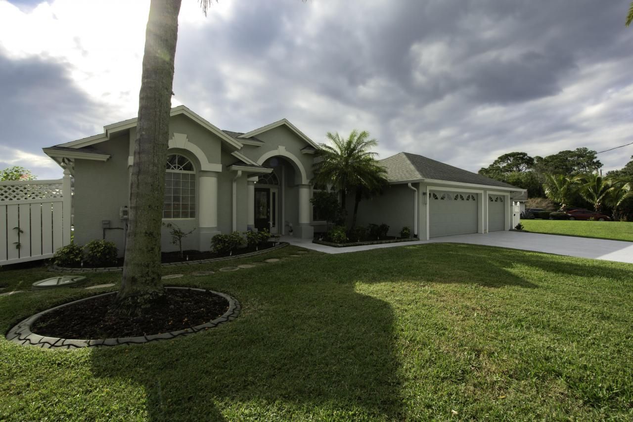 830 SW College Park Road, Port Saint Lucie, FL 34953 Photo