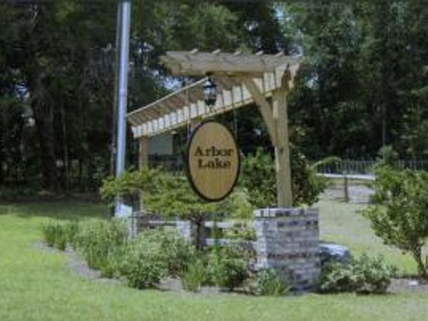 737 Arbor Lake Drive, Crestview, FL 32536