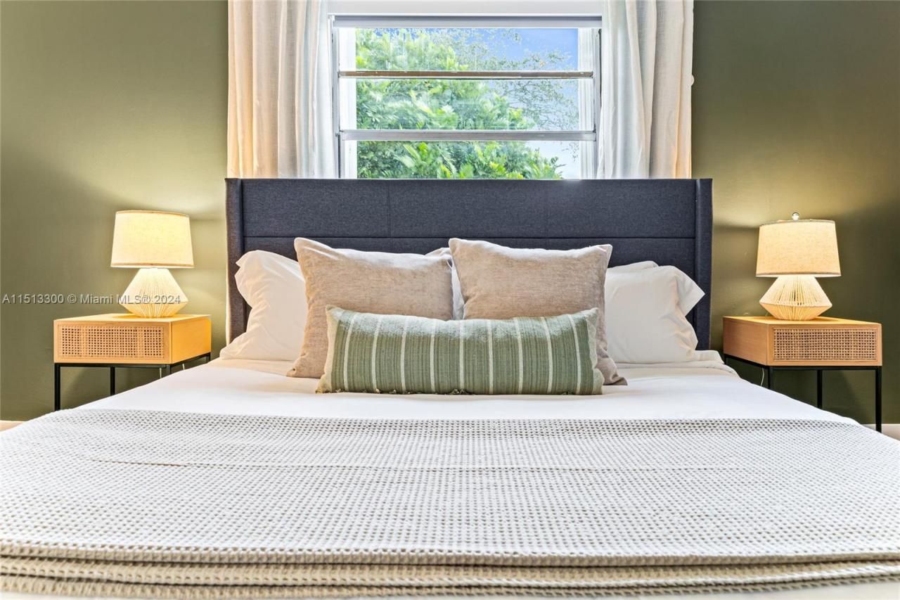 20075 SW 87th Pl, Unit Left Side, Cutler Bay, FL 33189 Photo