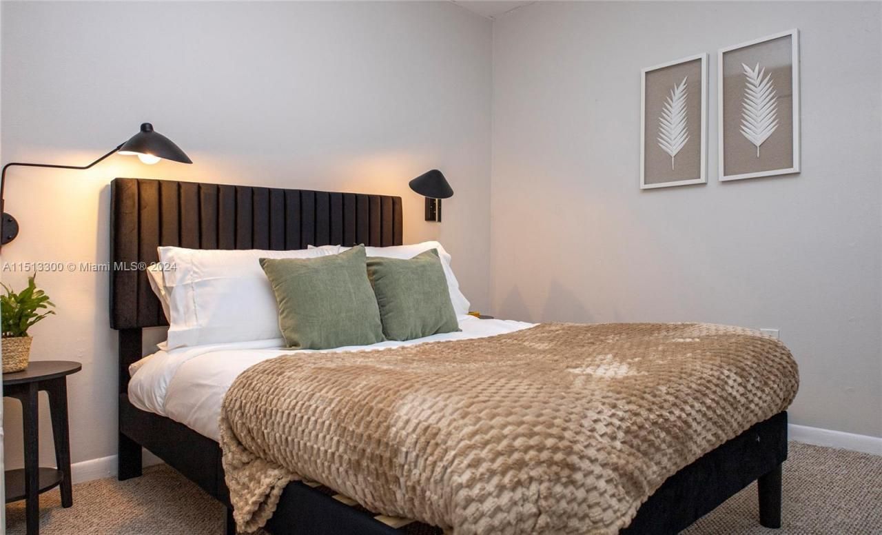 20075 SW 87th Pl, Unit Left Side, Cutler Bay, FL 33189 Photo