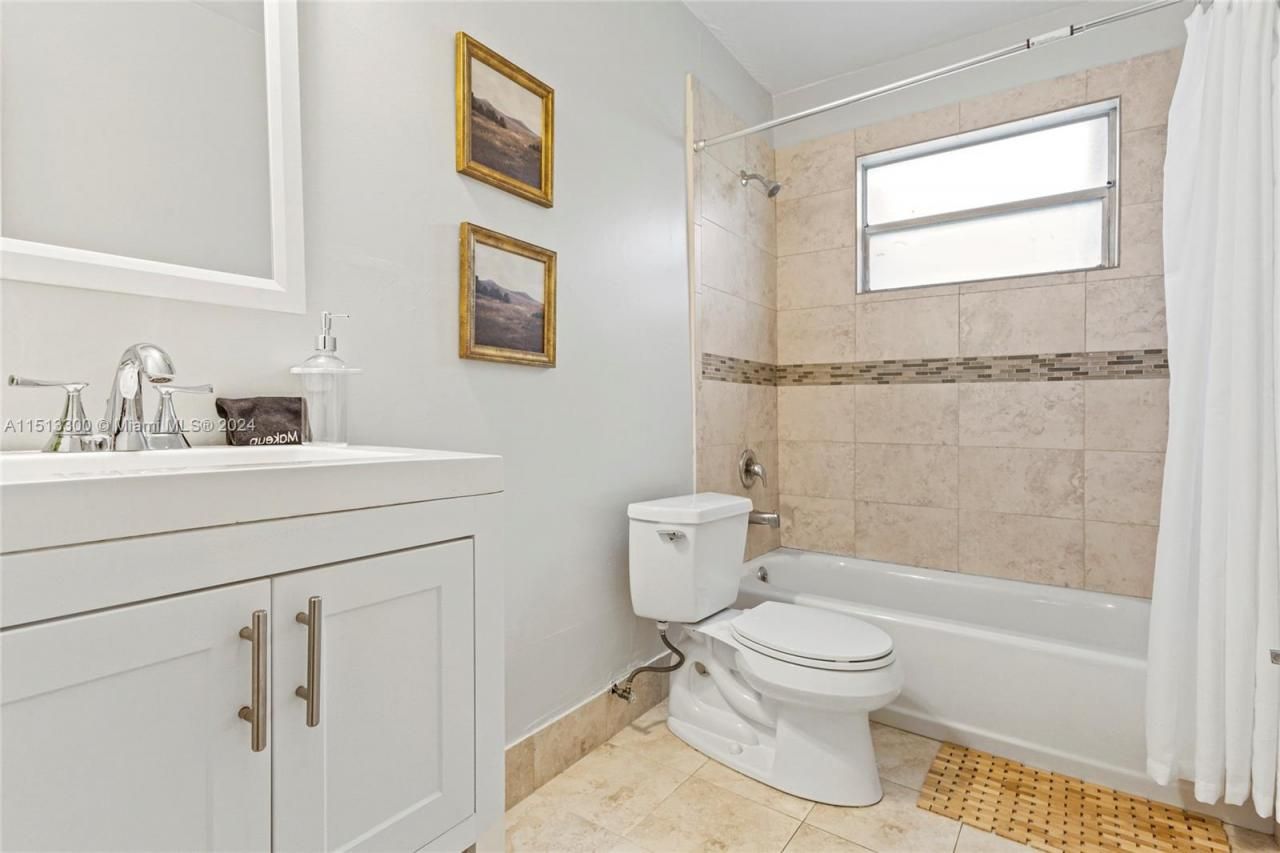 20075 SW 87th Pl, Unit Left Side, Cutler Bay, FL 33189 Photo