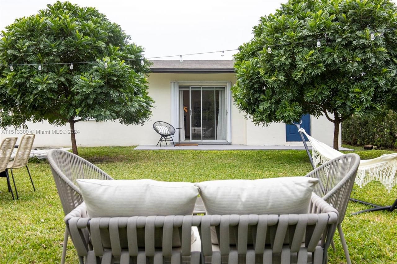 20075 SW 87th Pl, Unit Left Side, Cutler Bay, FL 33189 Photo