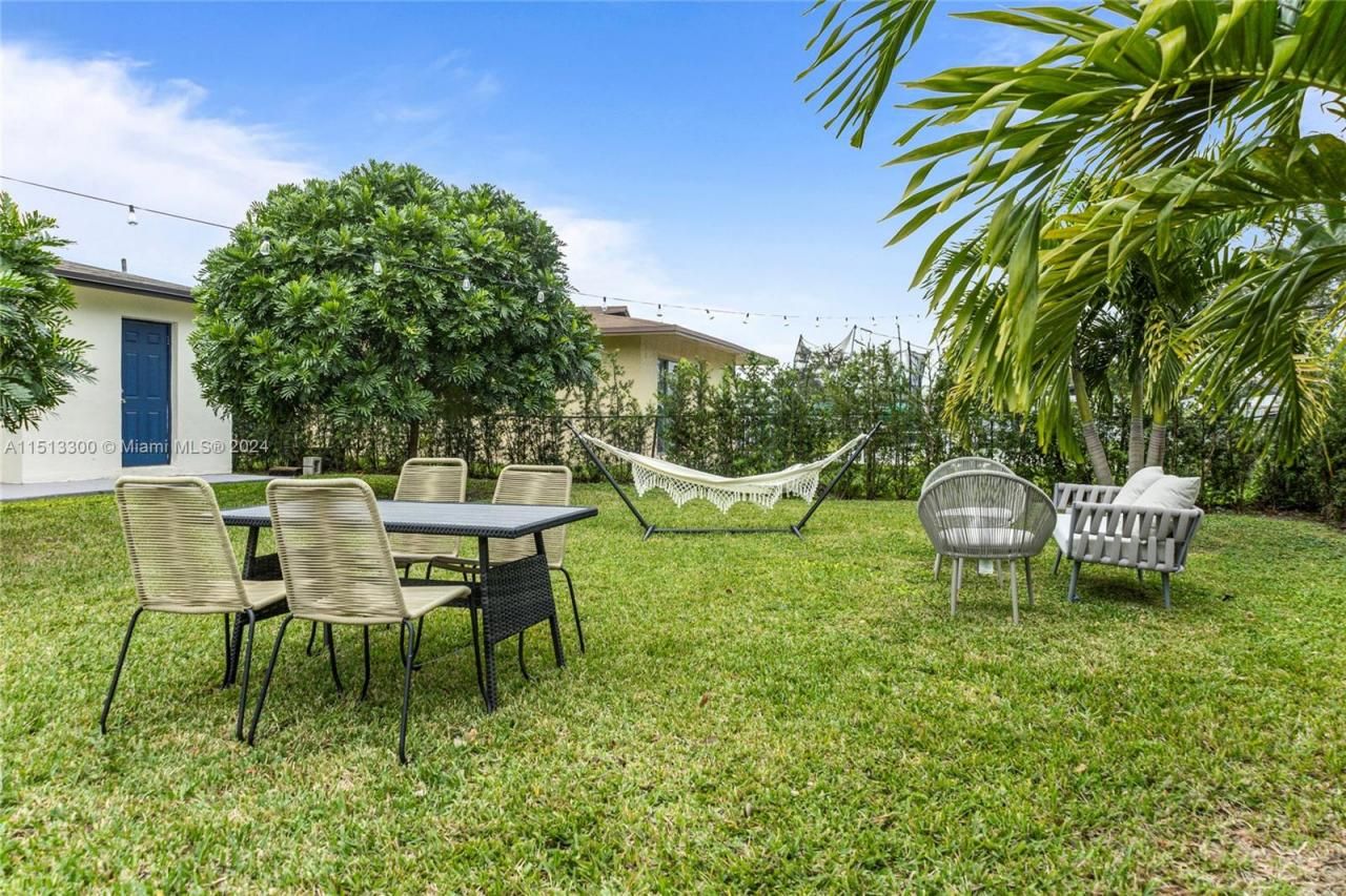 20075 SW 87th Pl, Unit Left Side, Cutler Bay, FL 33189 Photo