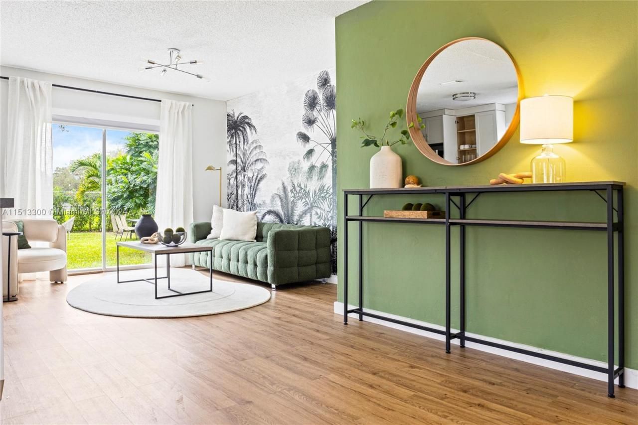 20075 SW 87th Pl, Unit Left Side, Cutler Bay, FL 33189 Photo