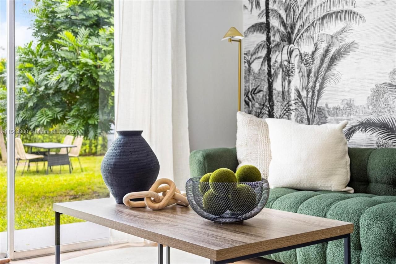 20075 SW 87th Pl, Unit Left Side, Cutler Bay, FL 33189 Photo