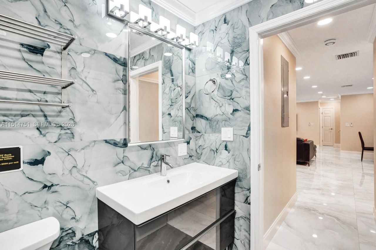 5500 Cleveland St, Hollywood, FL 33021 Photo