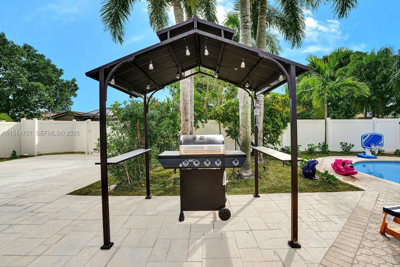 5500 Cleveland St, Hollywood, FL 33021 Photo