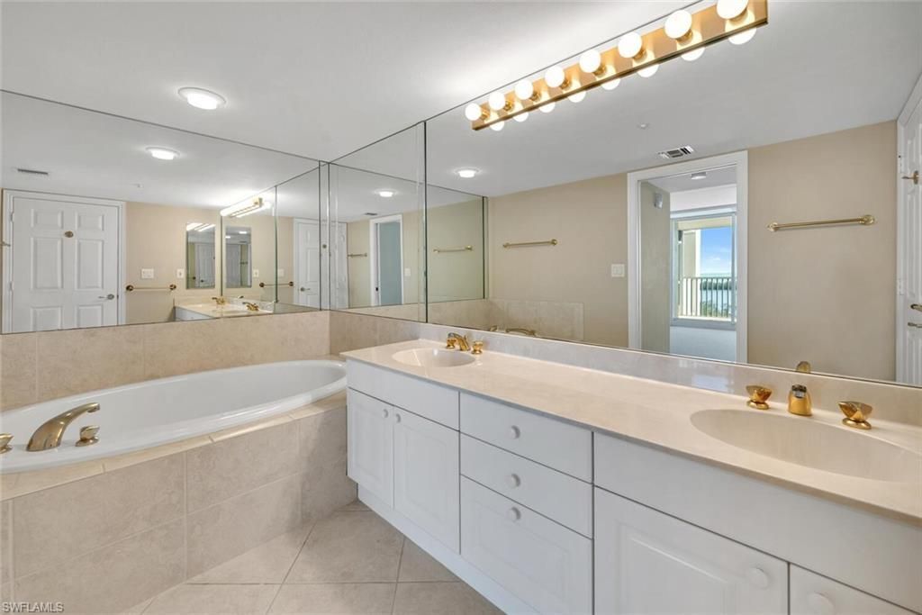 6849 Grenadier Blvd, Unit 802, Naples, FL 34108 Photo