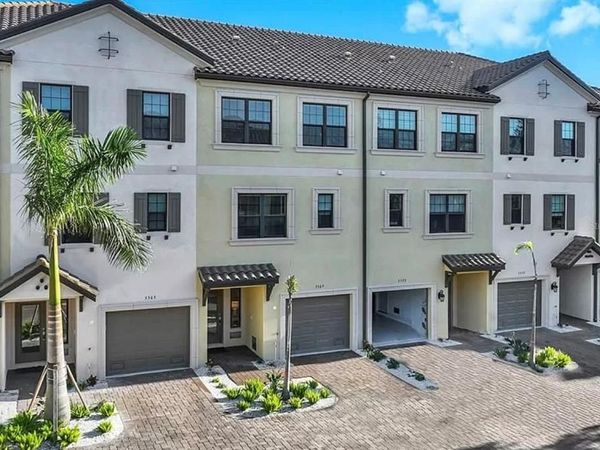 5569 CANNES CIRCLE, SARASOTA, FL 34231