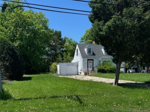 2020 N Chestnut Avenue, Arlington Heights, IL 60004