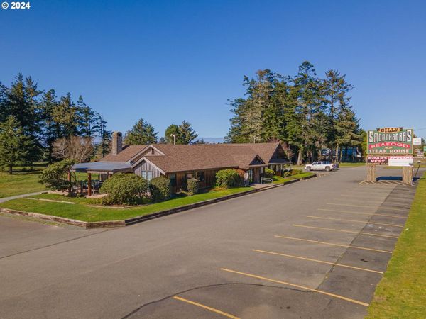 3030 OREGON AVE, Bandon, OR 97411