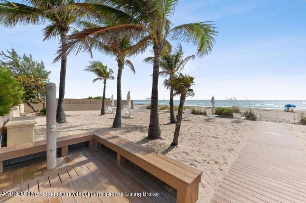 139 Sunrise Avenue, Unit 204, Palm Beach, FL 33480 Photo