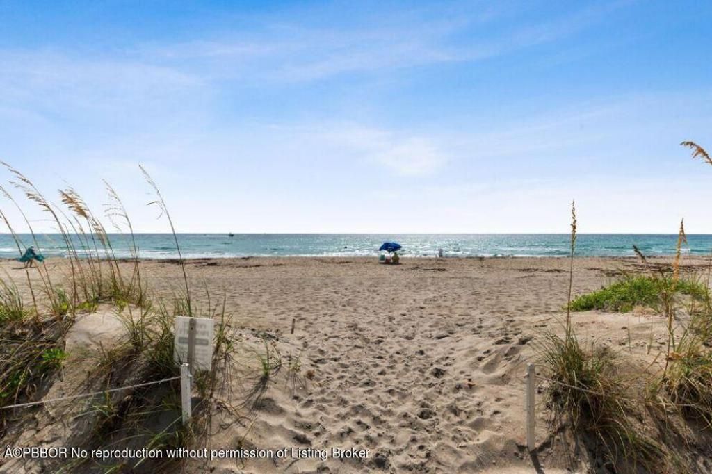 139 Sunrise Avenue, Unit 204, Palm Beach, FL 33480 Photo