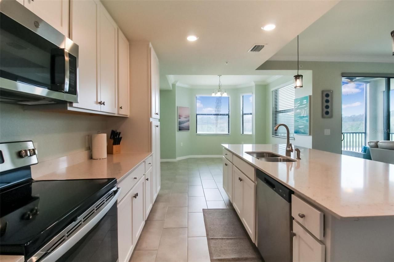 17810 Gawthrop Drive, Unit 207, Bradenton, FL 34211 Photo