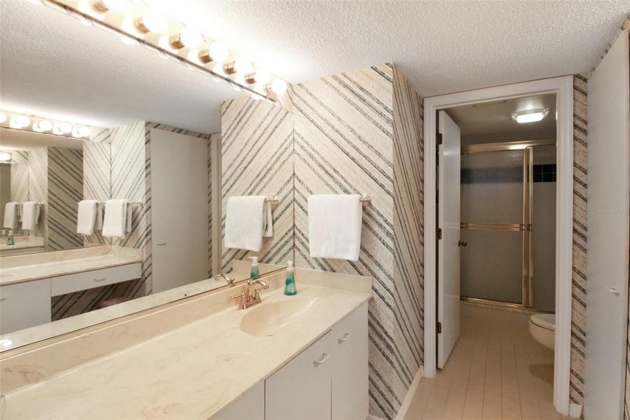 1219 Siesta Bayside Drive, Unit 1219-C, Sarasota, FL 34242 Photo