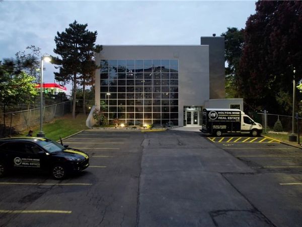 6731 Ridge Road, Parma, OH 44129