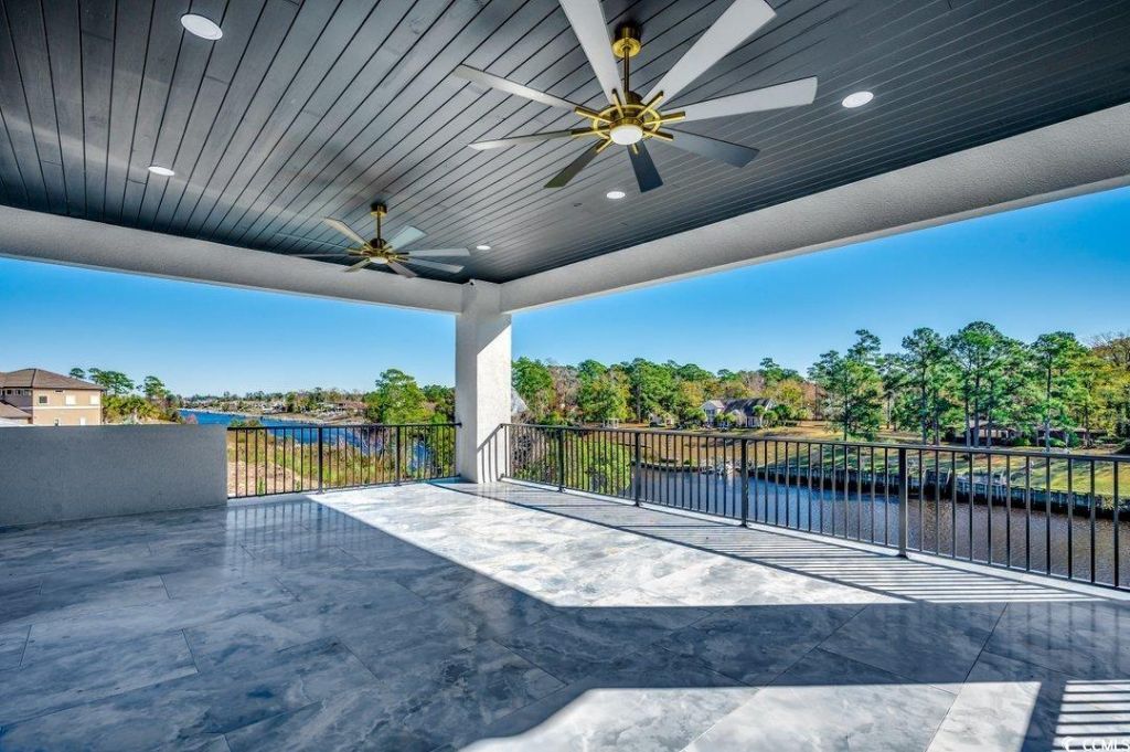 9185 Marina Pkwy. Photo 16