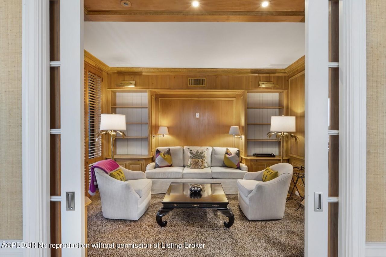 200 Bradley Place, Unit 301, Palm Beach, FL 33480 Photo