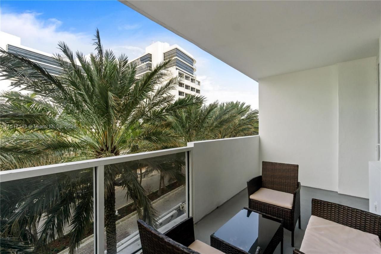 100 Lincoln Rd, Unit 312, Miami Beach, FL 33139 Photo