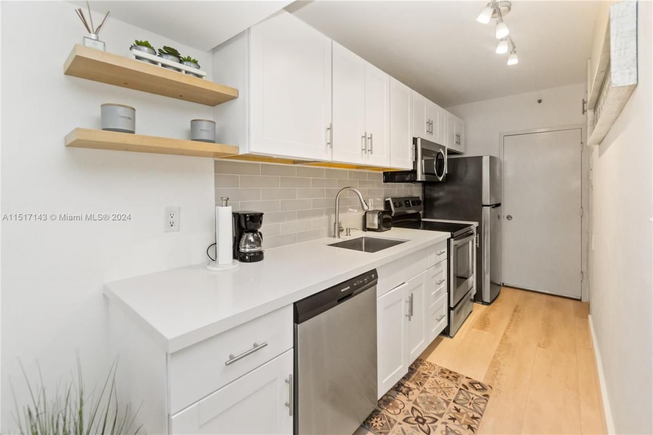 100 Lincoln Rd, Unit 312, Miami Beach, FL 33139 Photo
