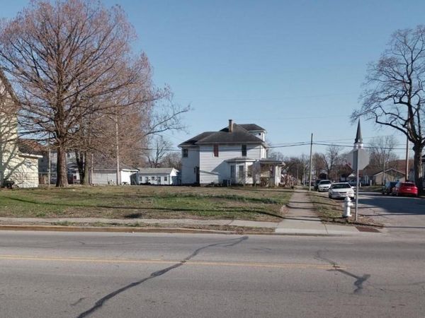 801 N 6th Street, Vincennes, IN 47591