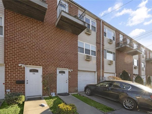 52A Francine Court, Unit 80A, Staten Island, NY 10306
