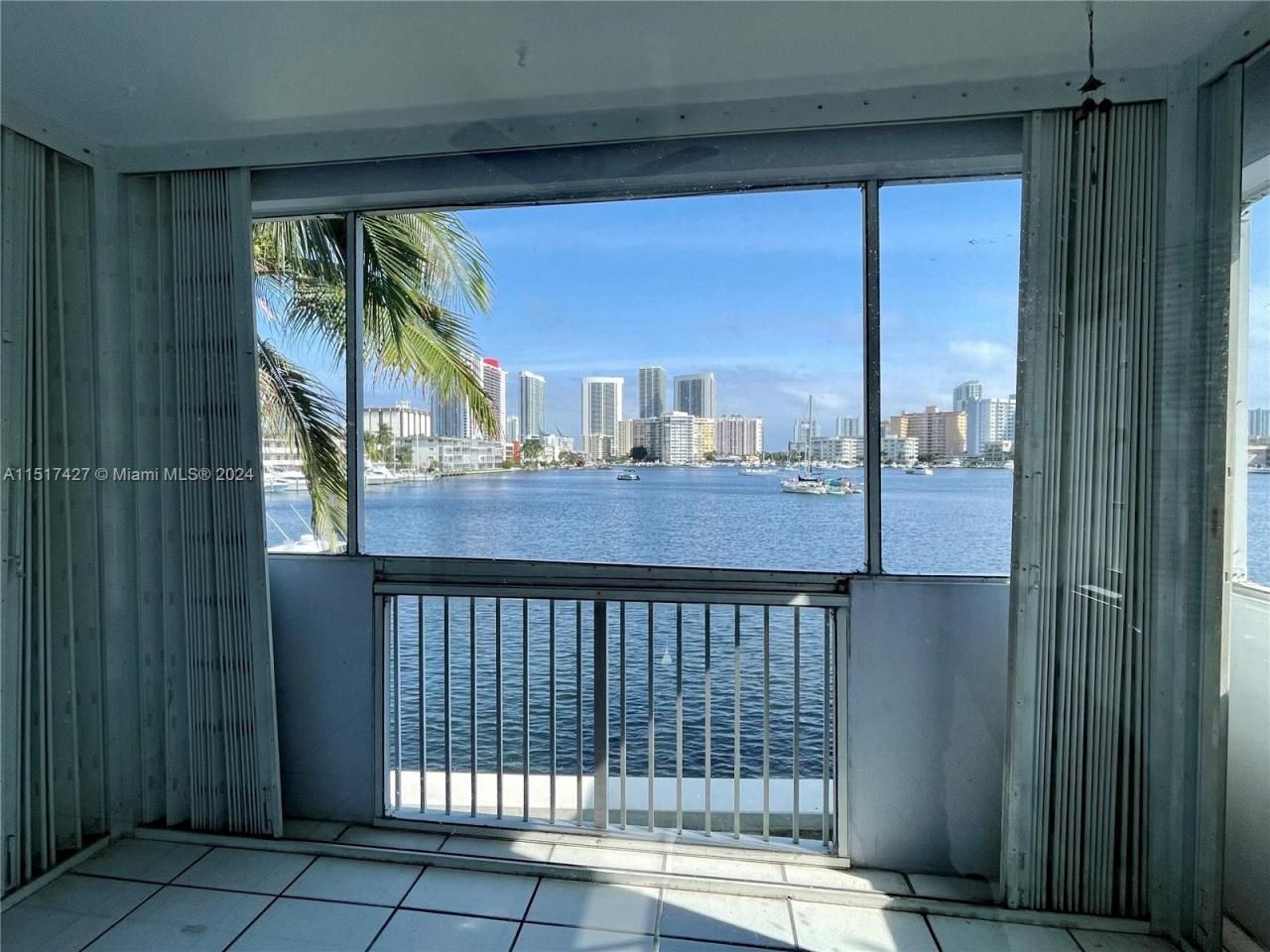 462 Golden Isles Dr, Unit 210, Hallandale Beach, FL 33009 Photo