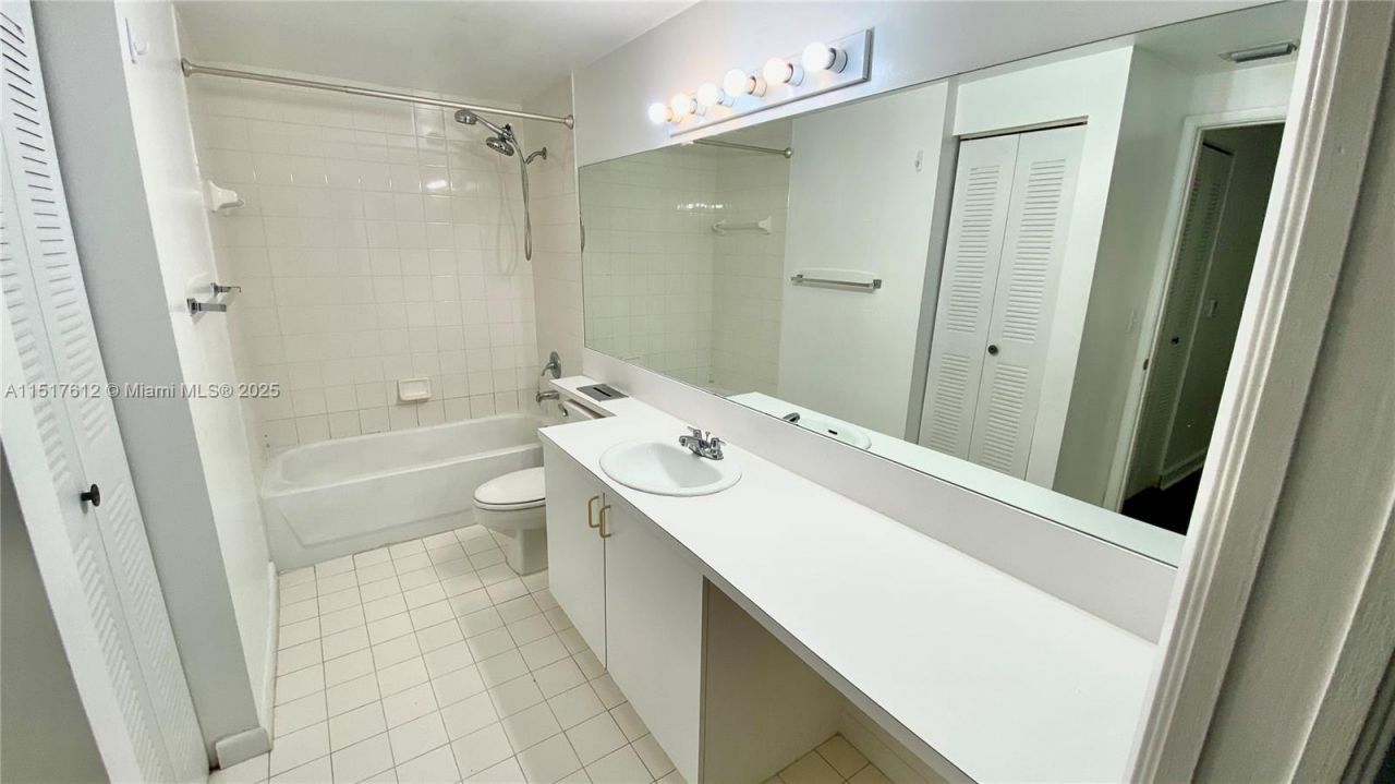 19901 E Country Club Dr, Unit 2103, Aventura, FL 33180 Photo