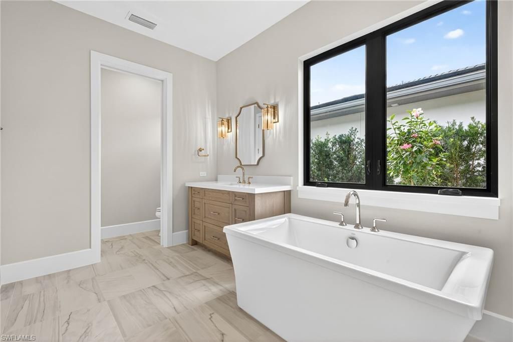 2055 Cambridge Park Dr, Naples, FL 34109 Photo