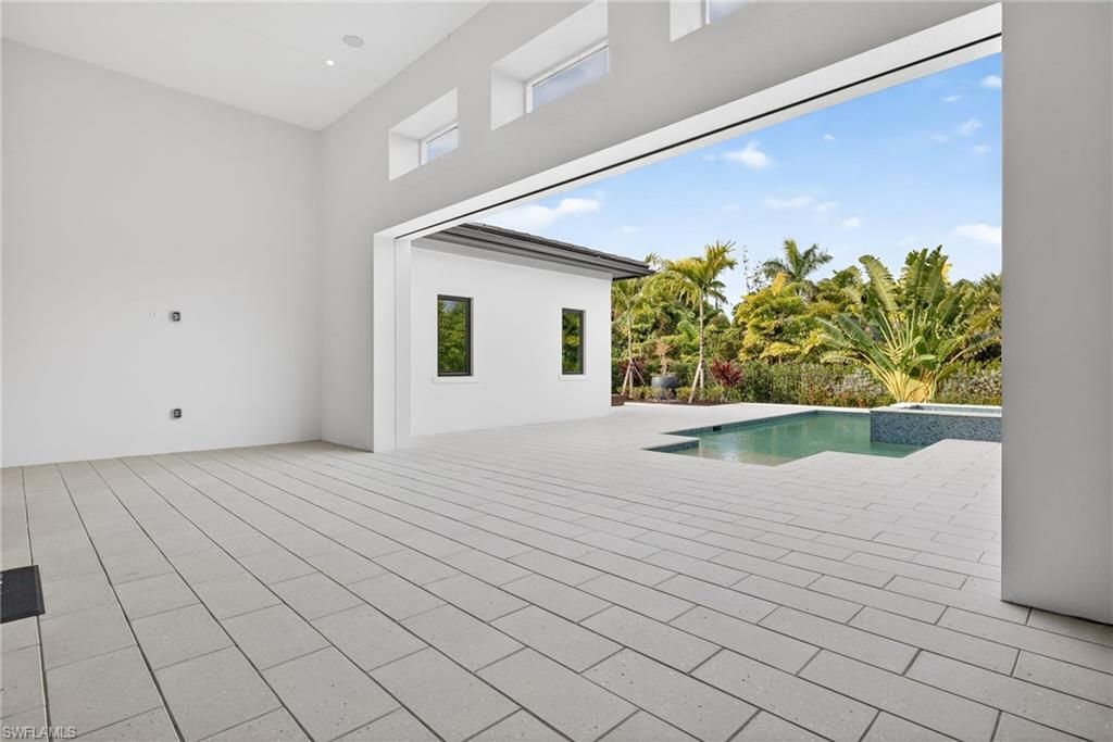 2055 Cambridge Park Dr, Naples, FL 34109 Photo