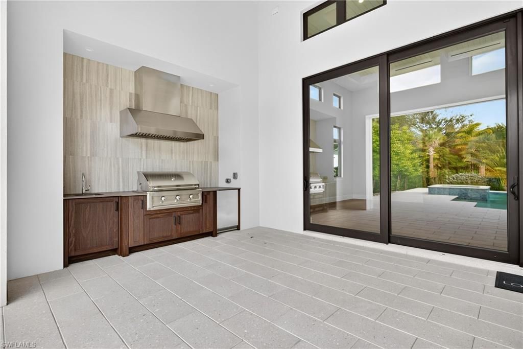 2055 Cambridge Park Dr, Naples, FL 34109 Photo